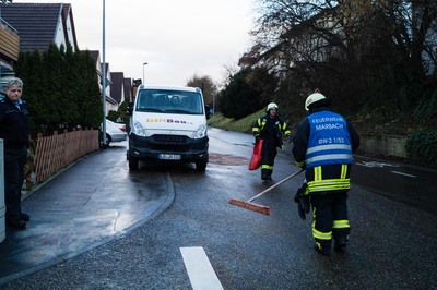Marbach am Neckar: Baustellenfahrzeug verliert mehrere Liter Oel